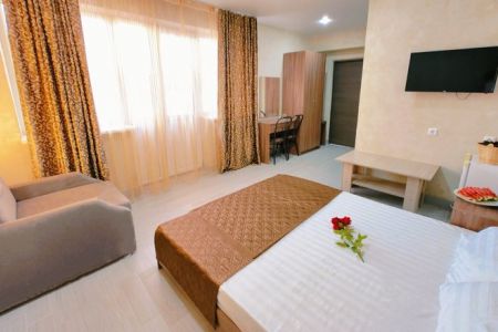 Супериор 3-местный 1-комнатный (с зоной отдыха)