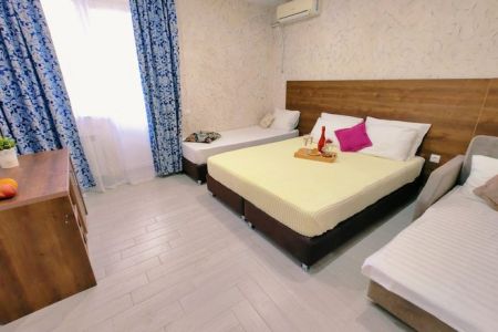 Полулюкс 4-местный 1-комнатный (вид на море)