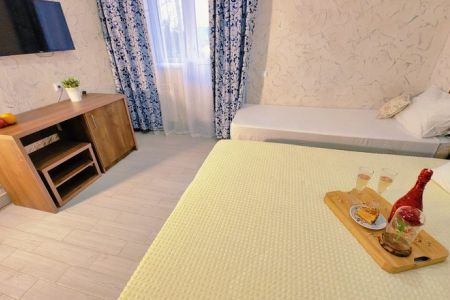 Полулюкс 4-местный 1-комнатный (вид на море)